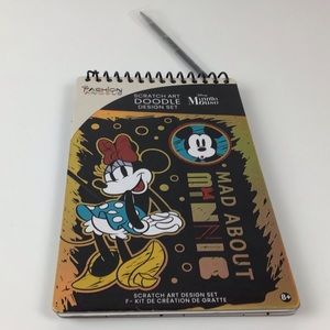 Disney Minnie Mouse Fashion Angels Scratch Art Doodle Design Set